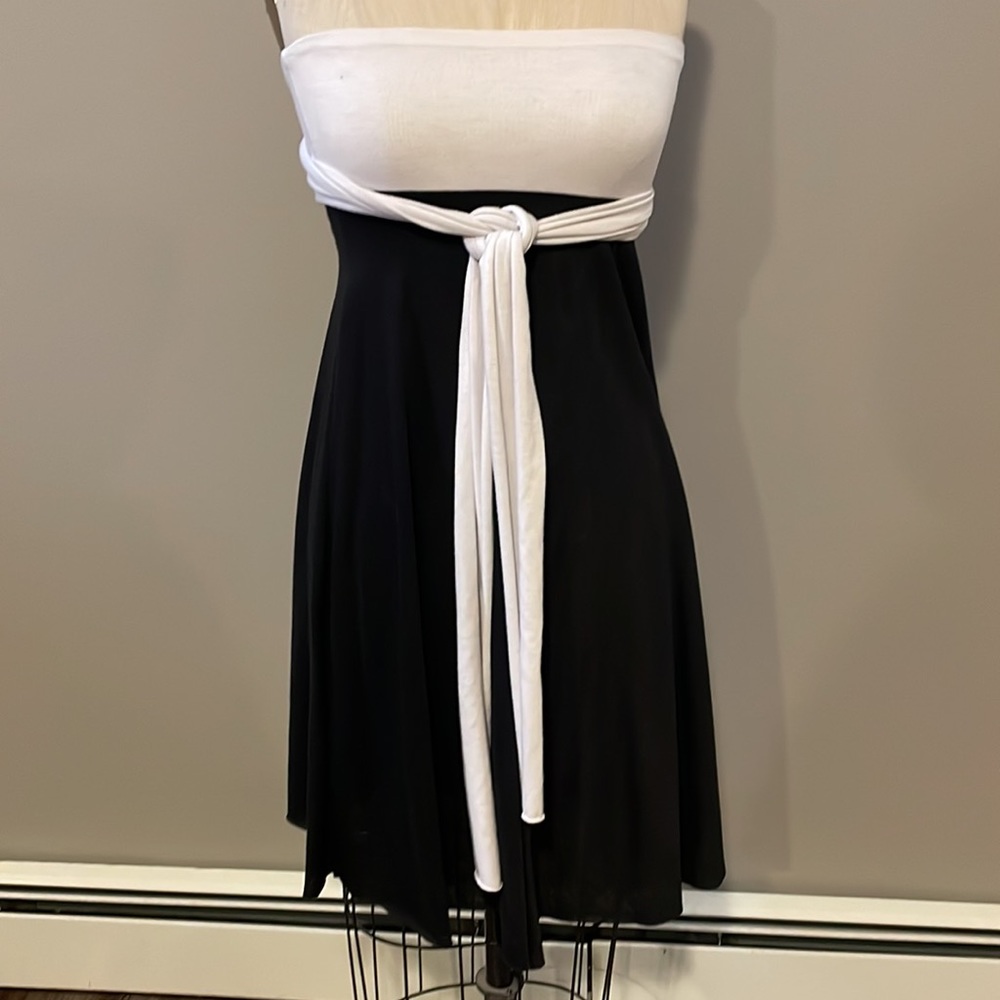 Kaniza strapless little black and white dress with sash - Picture 5 of 7